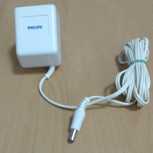 Vand 2 Alimentatoare BRAUN si PHILIPS 12V 400mA