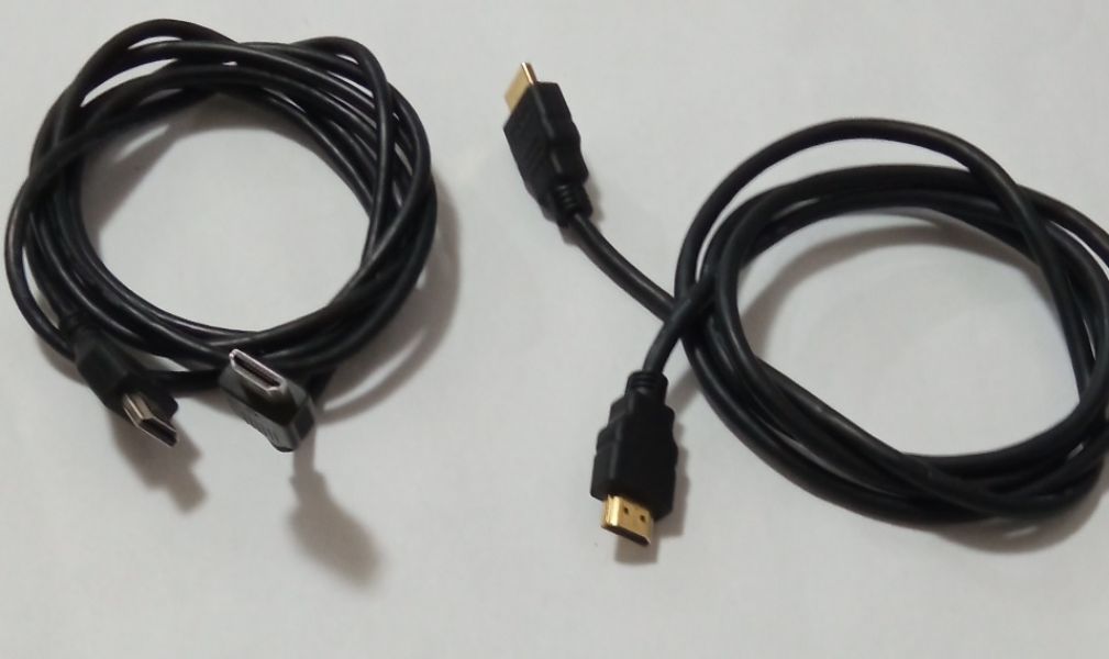 Vand 2 Cabluri HDMI-HDMI .Pret 25 Lei BUCATA