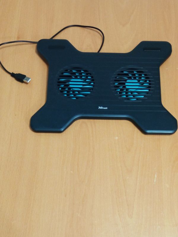 Vnd Cooler dublu Trust Xstream pentru Laptop cu diagonala pnă la 15,6 