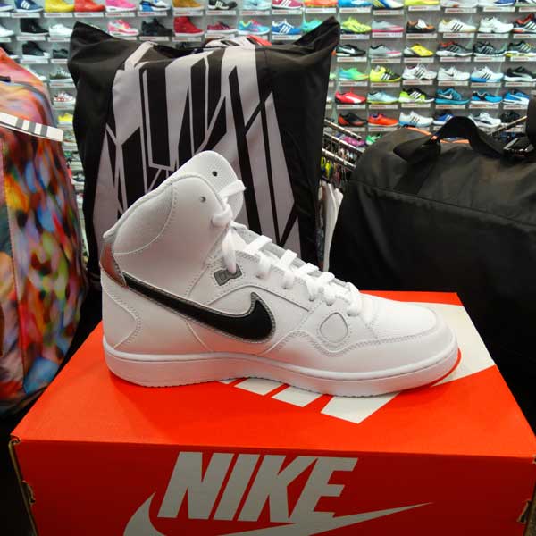 Adidas Nike