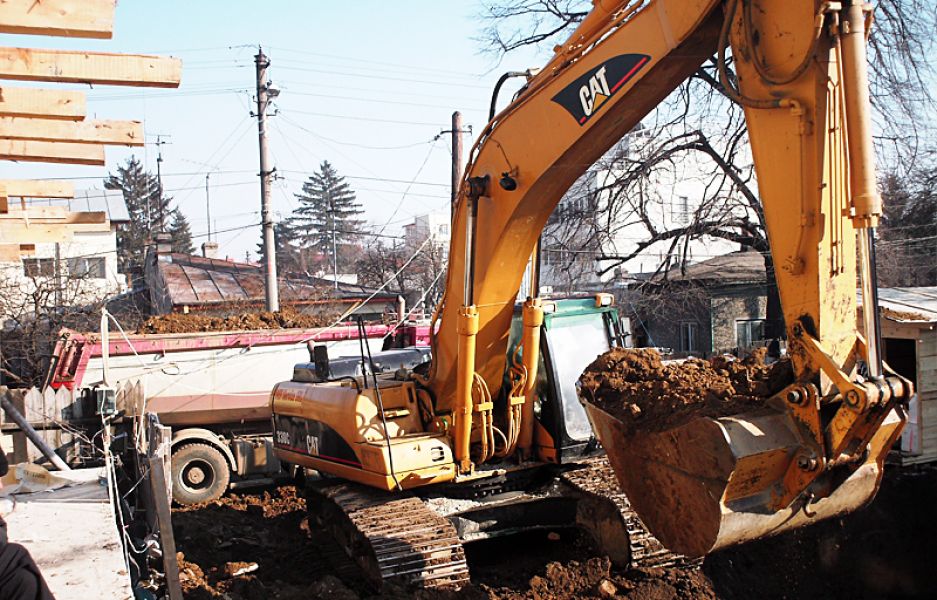 Dezmembrari, demolari, spargeri beton