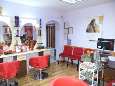 DE VANZARE, Salon coafura si cosmetica, Crangasi - Constructorilor (langa Liceul Marin Preda)