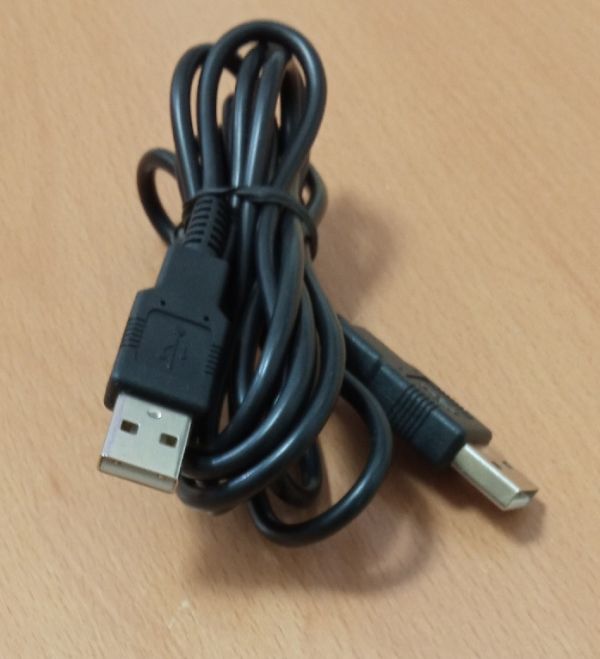 Vand Cablu USB USB Tata Tata.Este nou