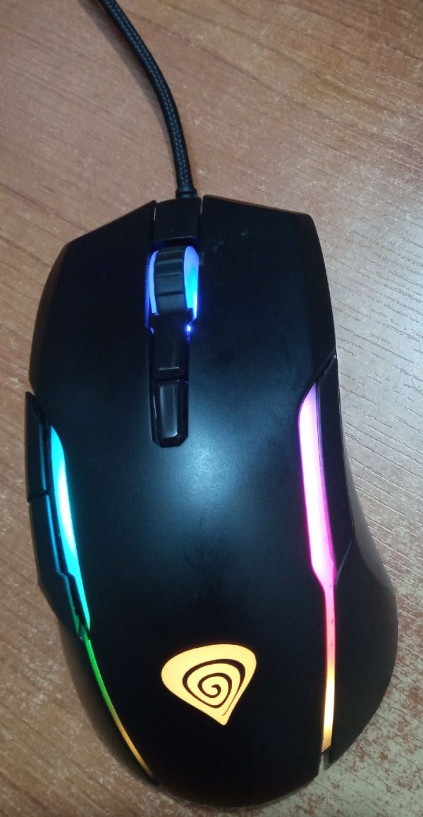 Vand Mouse Gaming Genesis Xenon 220 cu fir mufa USB