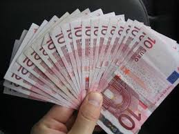 DE CREDIT ȘI GATA PENTRU LUME