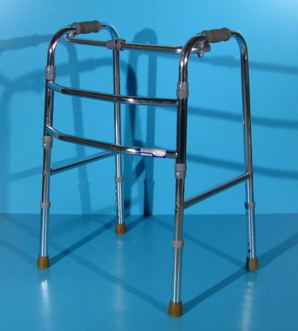 Cadru pasitor pentru mers din aluminiu 