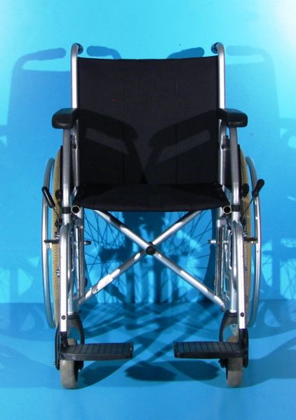 Scaun cu rotile Meyra - latime sezut 42 cm