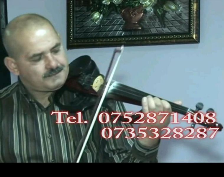 Marcel Ciucurescu impreuna cu taraful (formatia) din Targu Logresti (judetul Gorj) poate canta la pe