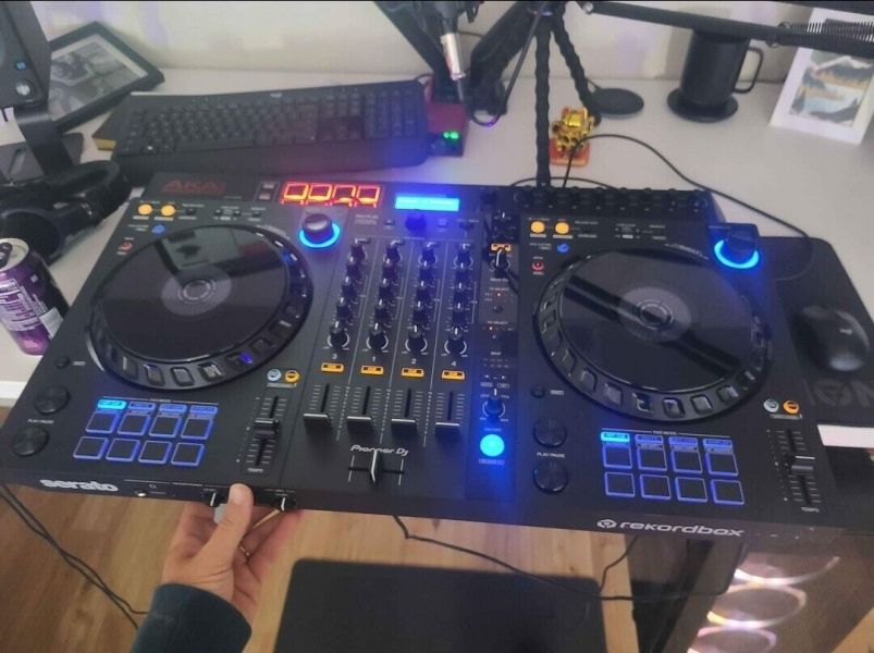 De vnzare Controller DJ Pioneer DDJ-FLX6 cu 4 canale pentru Rekordbox și Serato DJ Pro