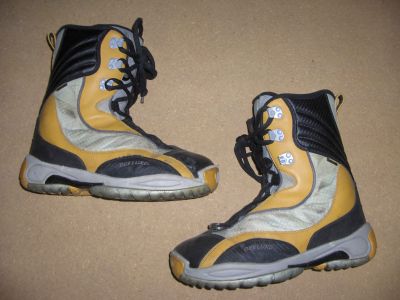 Boots 45