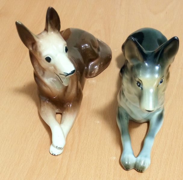 Vand 2 Bibelouri Caini,din portelan,40 lei bucata