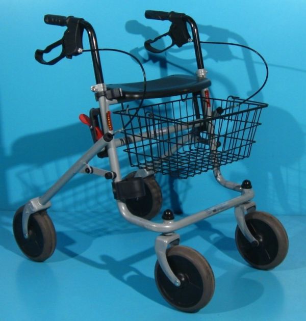 Cadru de mers cu roti si cos de cumparaturi pentru batrani