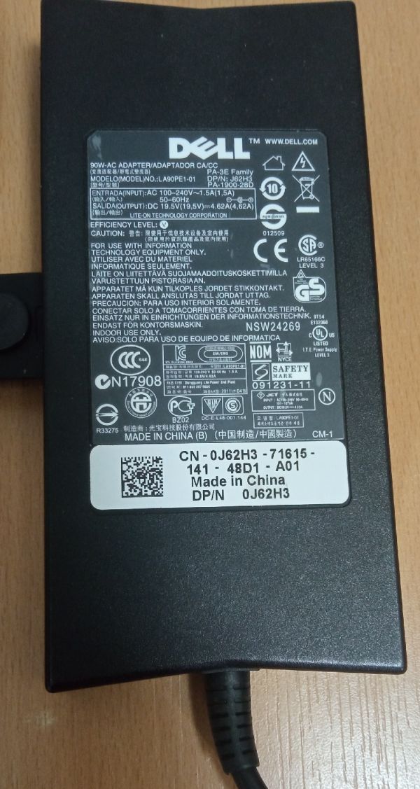 Vand Alimentator Laptop DELL 19,5V 4,62Amperi,90W,NOU