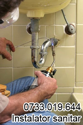 Sanitare instalator ?