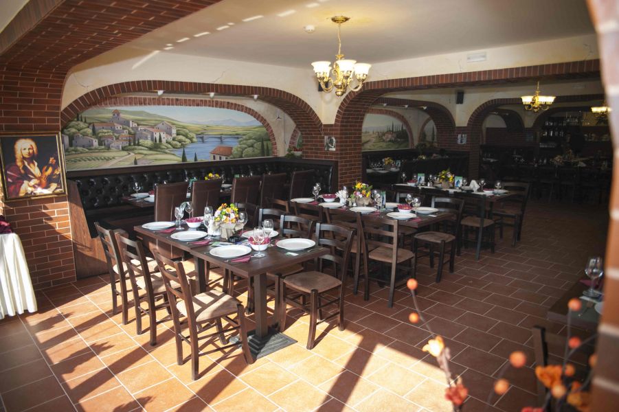 Oferta 8 Martie 2014 Trattoria Vivaldi - Plaza Ballroom