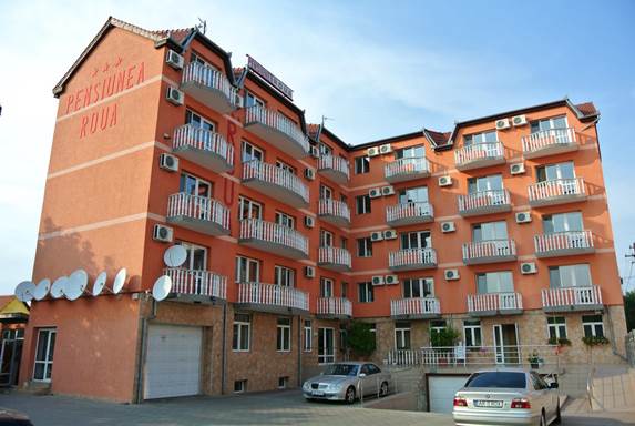 Cazare ieftina la Arad la Pensiunea Roua cu servicii suplimentare gratuite, preturi speciale 