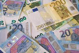 Soluții de creditare pentru persoane și afaceri