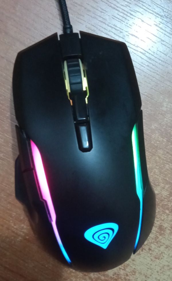 Vand Mouse Gaming Genesis Xenon 220  cu fir mufa USB