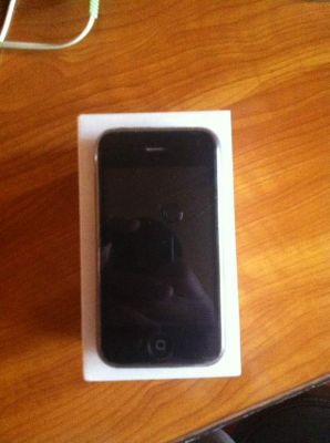 Vand iphone 3gs apple 16 gb negru - husa bonus - carcasa noua