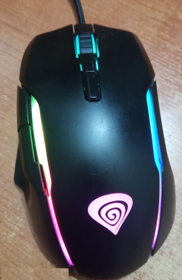 Vand Mouse Gaming Genesis Xenon 220 cu fir mufa USB