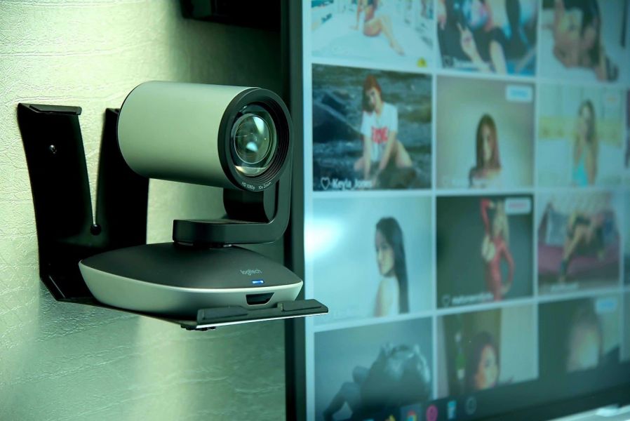  Model online cu sau fara experienta 