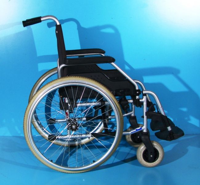 Scaun cu rotile invalizi