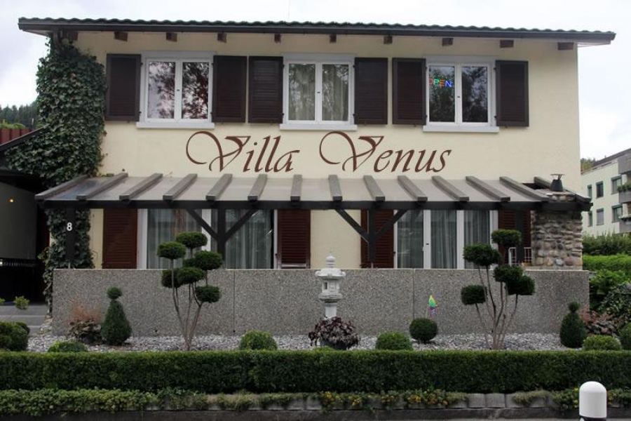 Villa Venus cauta fete - 5000 de franci pe saptamana