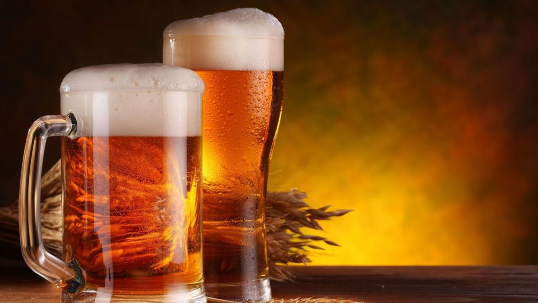 Fabrica bere  angajari ! 1400 euro +cazare