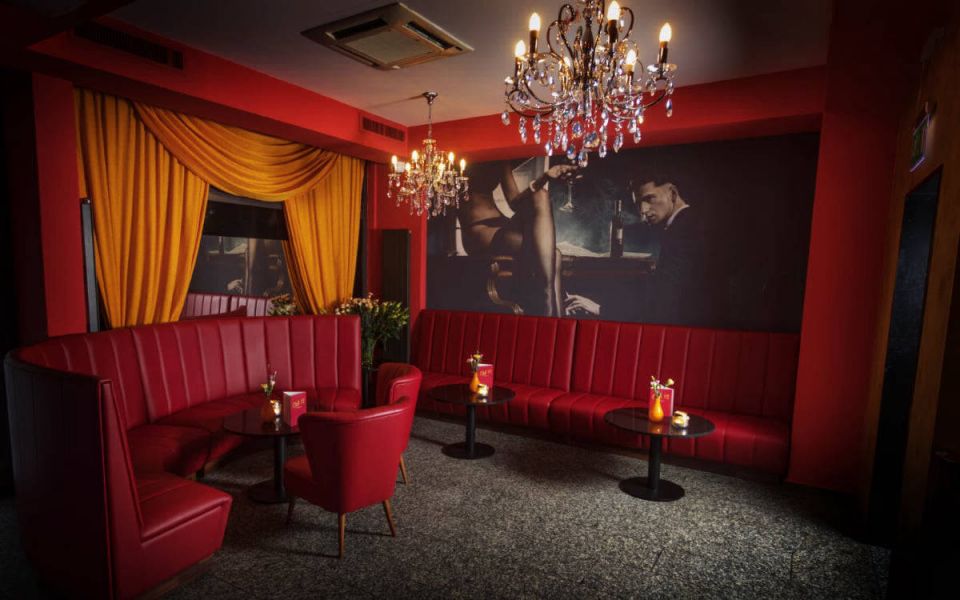 Castiga minim 500 de franci pe zi in Club 12 din Zurich Elvetia!