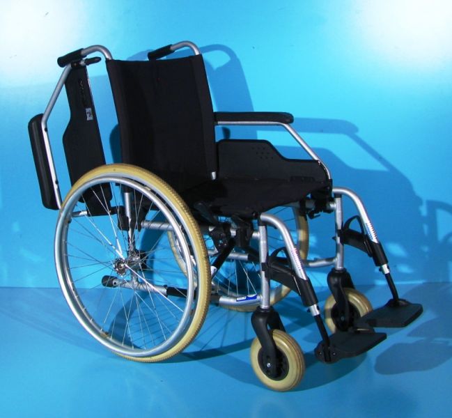Scaun cu rotile  Meyra - latime sezut 46 cm