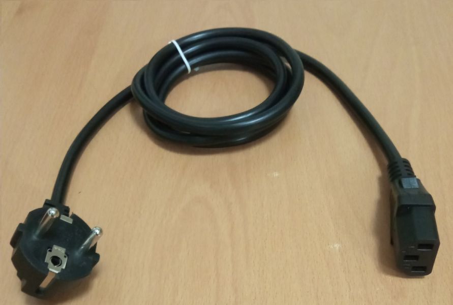 Vand 2 Cabluri Alimentare  Unitate PC si Monitor.
