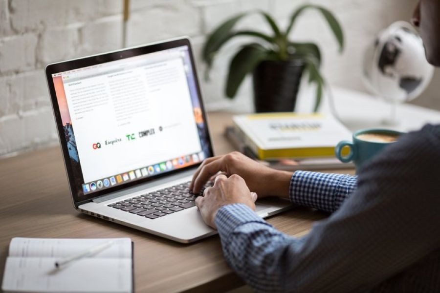 Cautam urgent operatori pe internet 