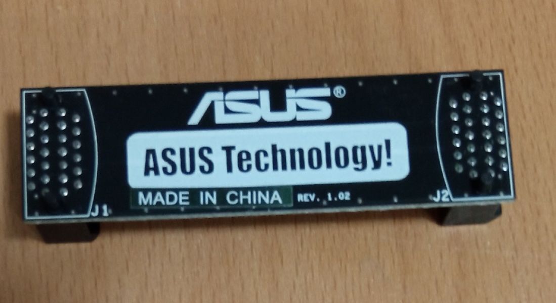 Vnd Adaptor Conector ASUS pentru placi video