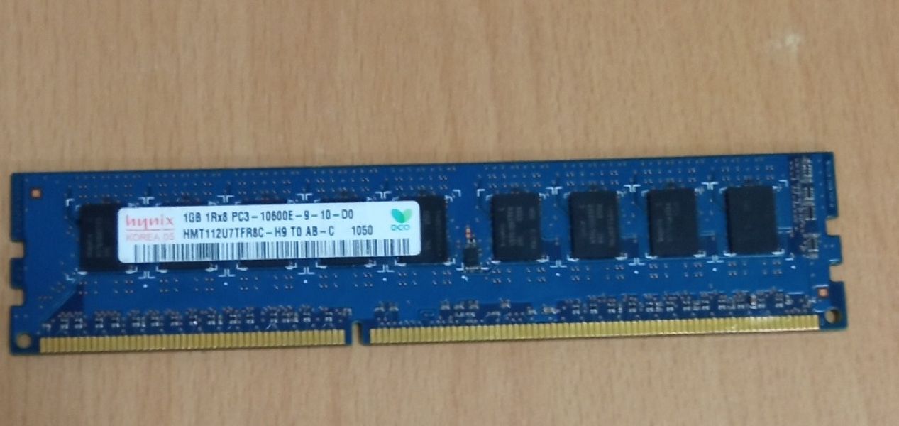 Vand Memorie RAM Hynix 1GB DDR3 pentru PC