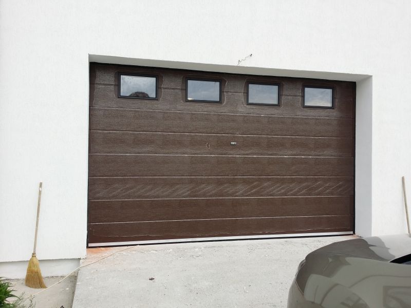 Usi garaj sectionale cu motor slatina,bals,corabia,caracal,draganesti olt,scornicesti,potcoava,piatr