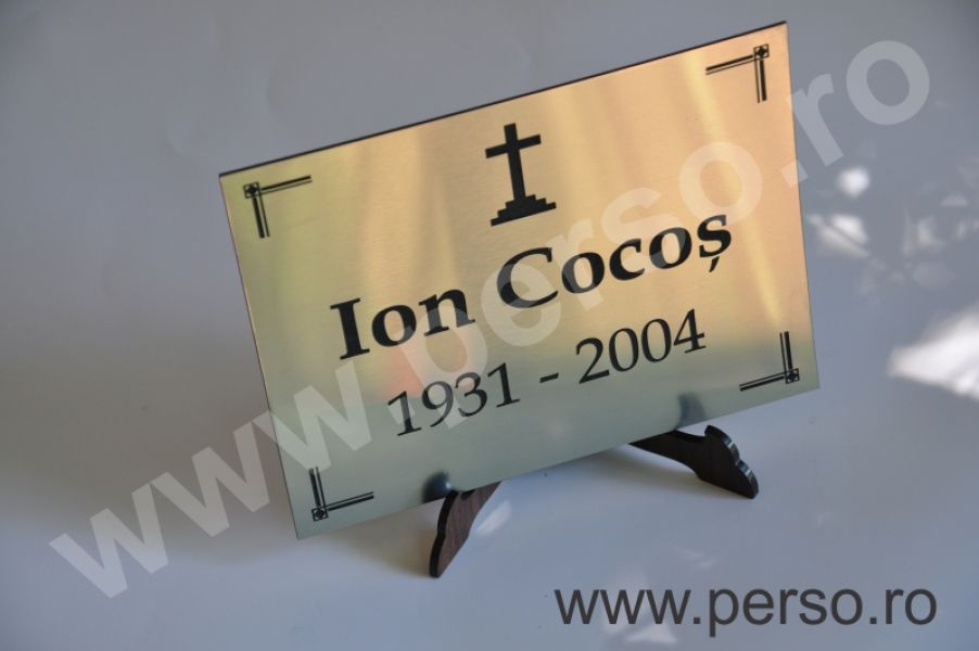 Placi funerare gravate, placi metalice gravate, placi gravate pentru cruci, placi morminte