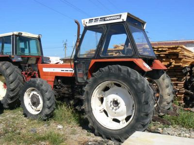 Tractor Universal 1010