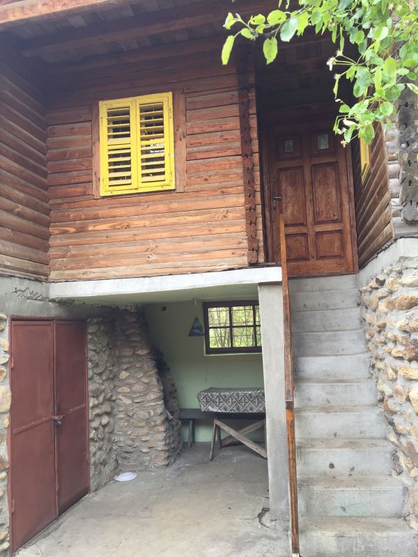 Cabana cu vie in dealul viilor la ineu