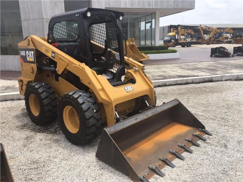 Inchiriez miniincarcator/skid/bobcat