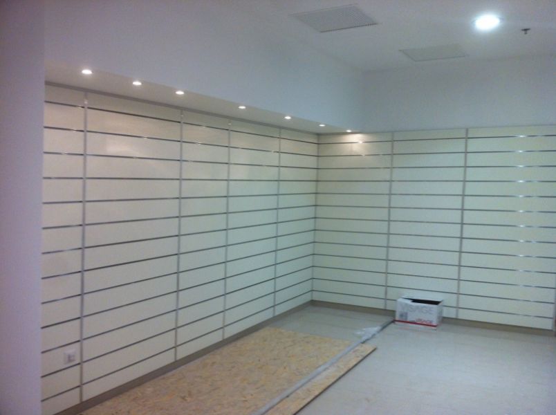 Profil aluminiu pentru panou slatwall