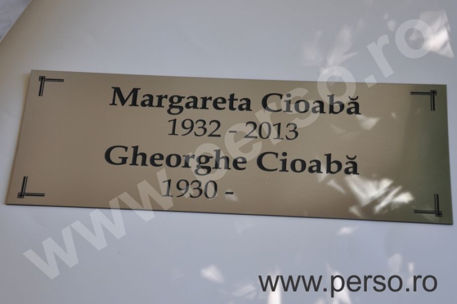Placi funerare gravate, placi metalice gravate, placi gravate pentru cruci, placi morminte