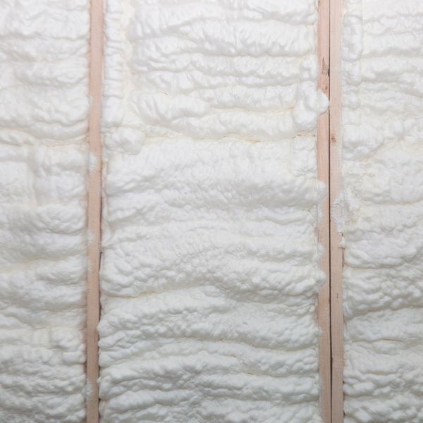 Executăm Servicii Profesionale de Izolații cu Spumă Poliuretanică