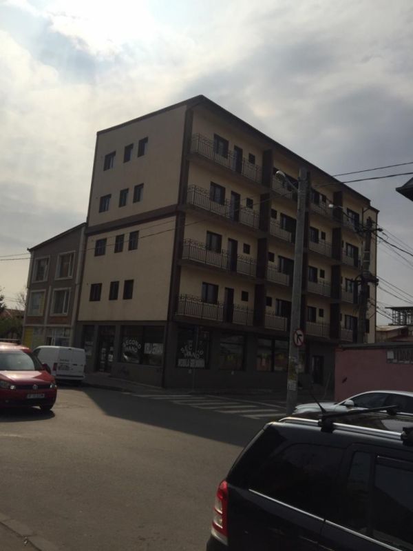 Vand APARTAMENT 2 CAMERE str margeanului nr 37 rahova sector 5