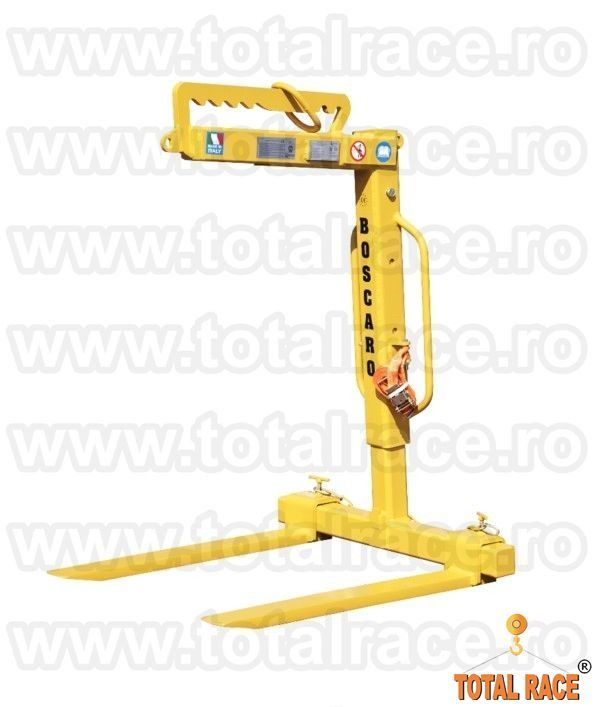 Furci macara profesionale oferite de Total Race