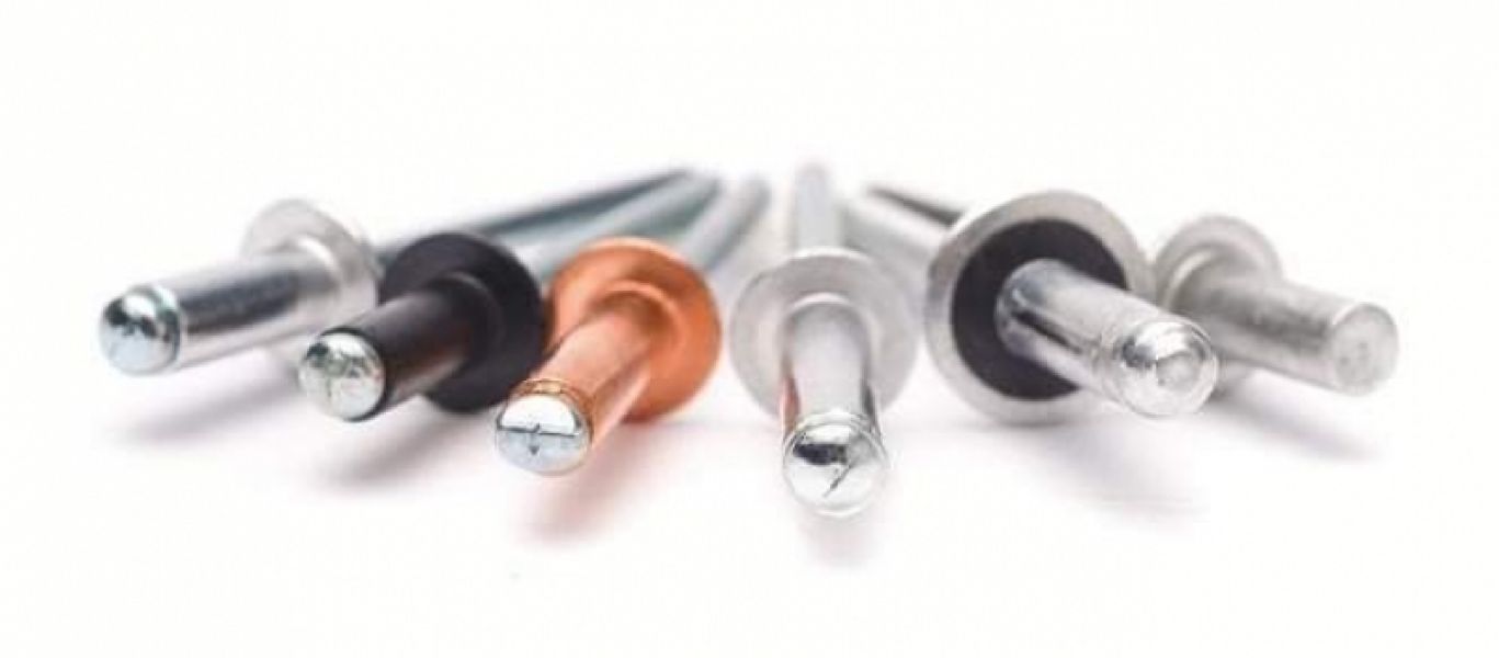 Nituri oarbe şi piuliţe nituibile