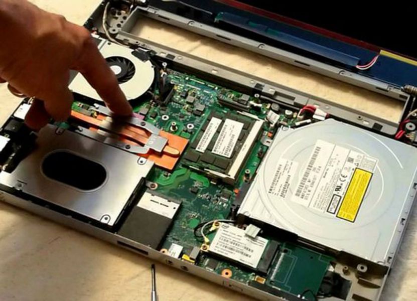 Service PC Bucuresti instalare windows 11 pro Ilfov sau Bucuresti reparatii laptop la domiciliu